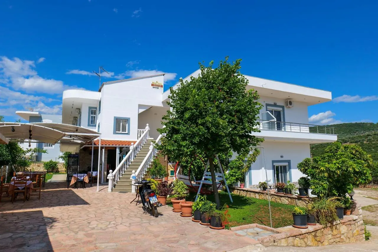 Hotel Chris Ksamil 3*,  Albanien
