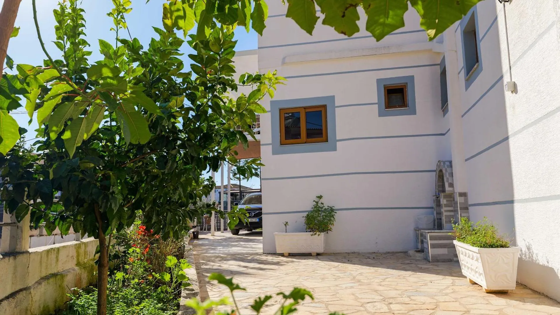 Hotel Chris Ksamil Guest house