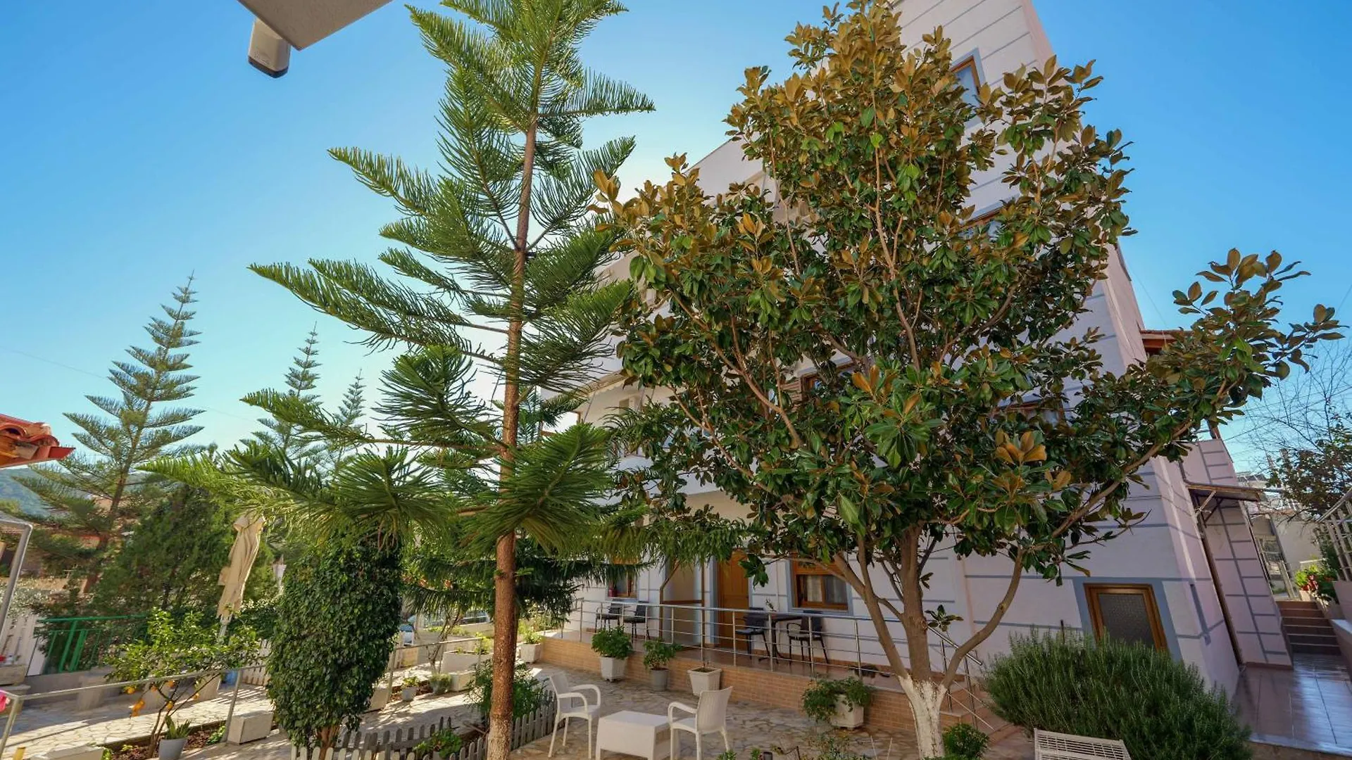 *** Guest house Hotel Chris Ksamil Albania