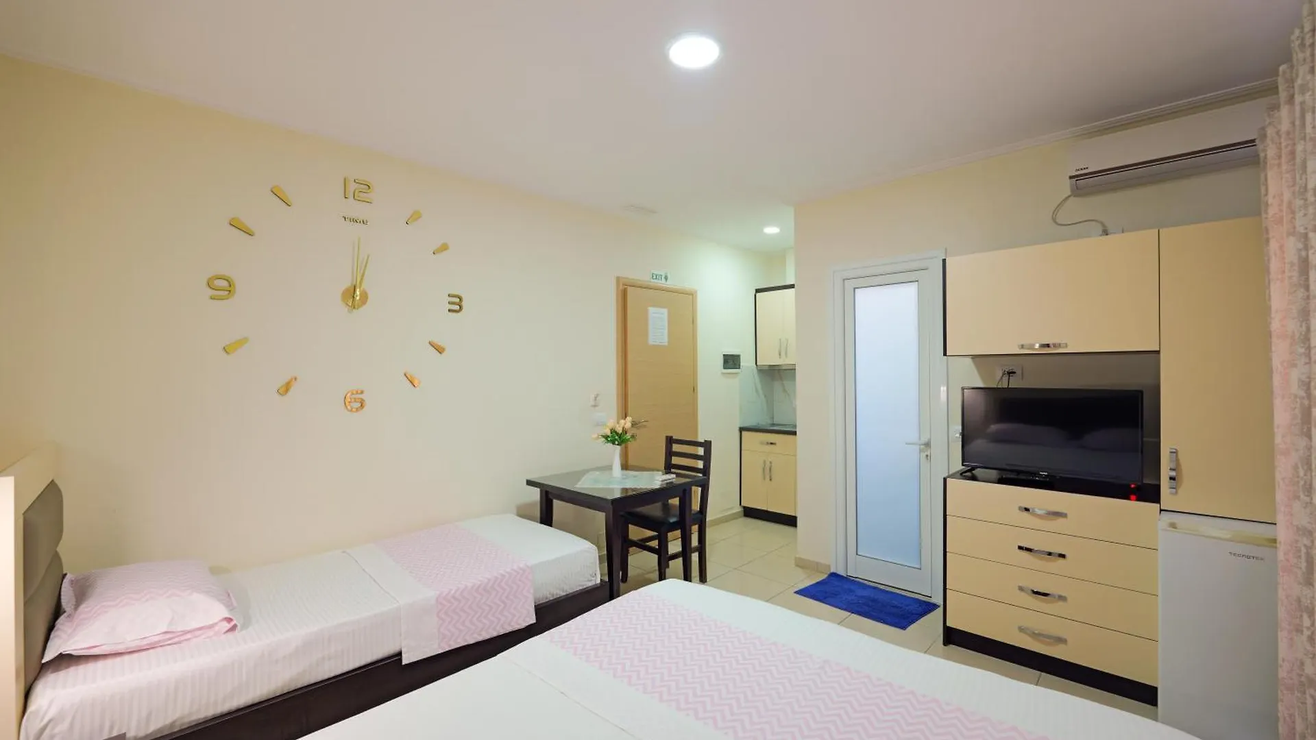 *** Guest house Hotel Chris Ksamil Albania